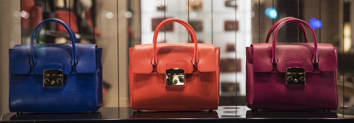 5 Tips in Buying Your First Vintage Luxury Handbag - Couture USA