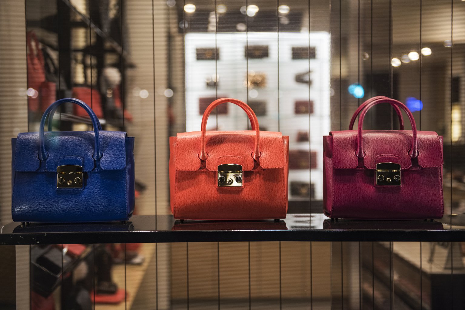 Why Should I Buy Pre-Loved Designer Handbags?